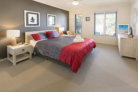 Pelican Landing - Stunning Lake King Views - e-Seniors 2
