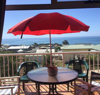 Penguin Seaside Homestay - e-Seniors
