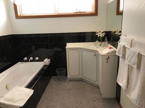 Penguin Seaside Homestay - e-Seniors 3