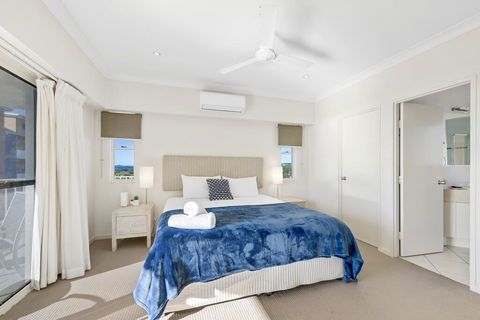 Penthouse - Private Rooftop Spa - e-Seniors 3
