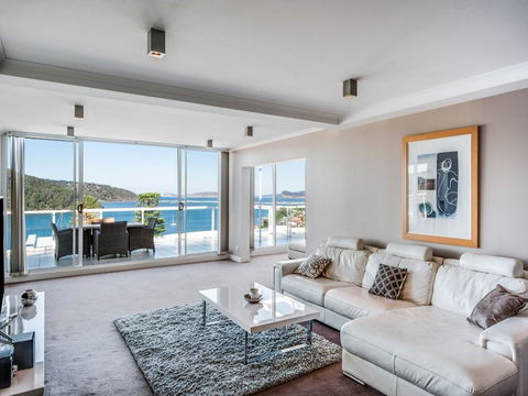 Penthouse 707 - 4 Bedroom Oceanview Penthouse - e-Seniors 0