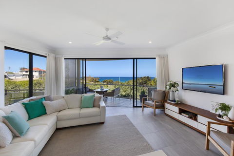Penthouse Luxe, Sunrise Beach - e-Seniors 1