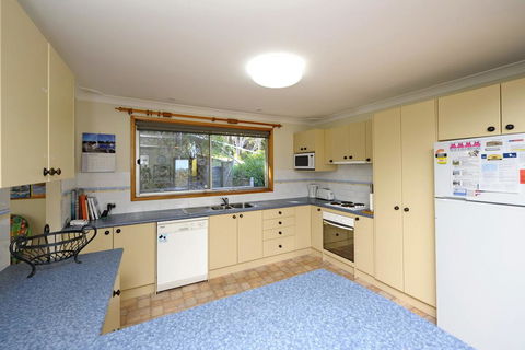 Pet Friendly Lentara St 10 - Fingal Bay - e-Seniors 3