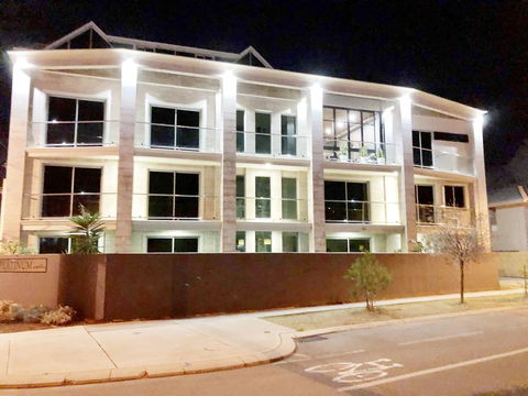 Platinum Suites Fremantle - e-Seniors 0