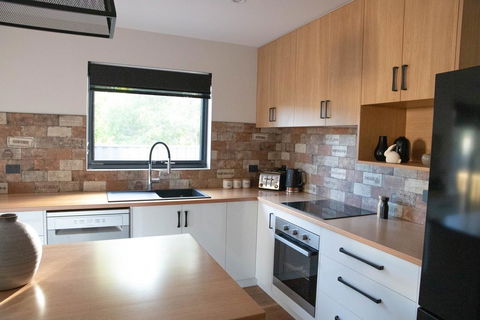 Platypus Apartments - e-Seniors 2