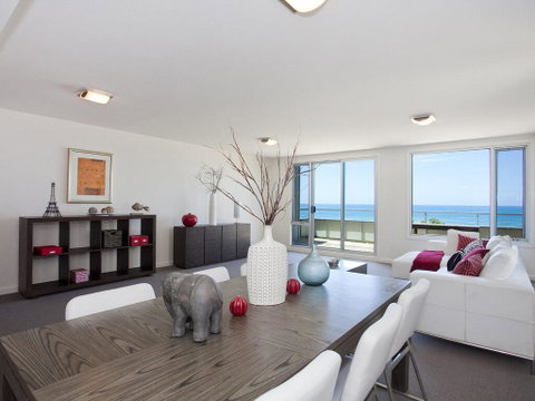 POINT GREY APARTMENT 14 - The Point - e-Seniors 2