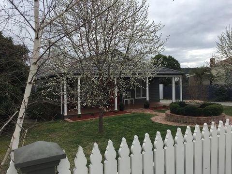 Pomegranate Guest House - e-Seniors 1