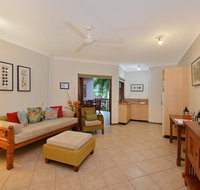 Poolside  Hibiscus - e-Seniors