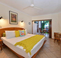 Poolside Studio - e-Seniors