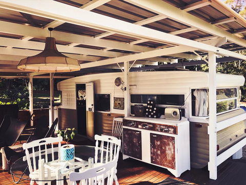 Poppy Luxe Caravan In The Byron Bay Hinterland - e-Seniors 1