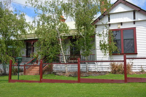 Portarlington Vicarage - e-Seniors 0