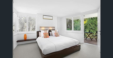 Poseidon Villa At Balmoral Beach - e-Seniors 1