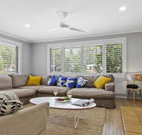 Pure Salt - beach house with pool 300m to beach - e-Seniors
