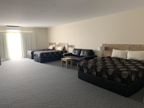 Quality Hotel Sherbourne Terrace - e-Seniors 1