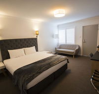 Quays Hotel - e-Seniors