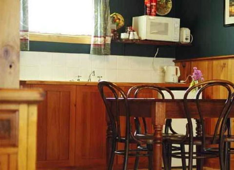 Red Brier Cottage Accommodation - e-Seniors 2