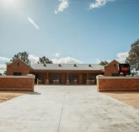Red Waratah Accommodation - e-Seniors