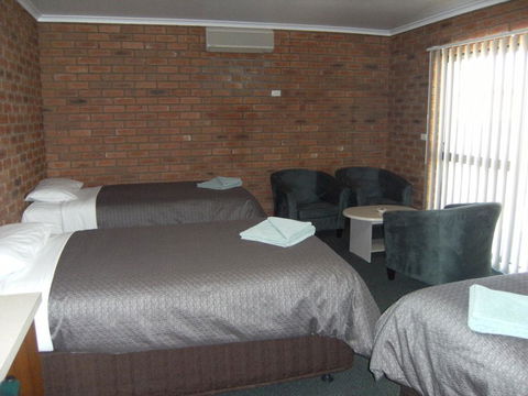 Regency Court Motel - e-Seniors 2