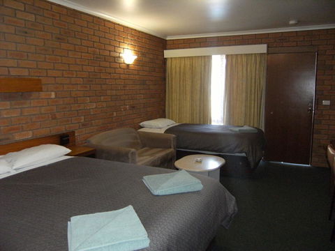 Regency Court Motel - e-Seniors 3