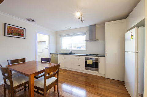 Rent Melbourne - e-Seniors 0