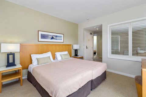 RESORT ON THE BEACH 6126-27 - e-Seniors 1