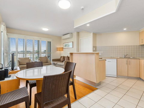 RESORT ON THE BEACH 7225 Dual Room - e-Seniors 0