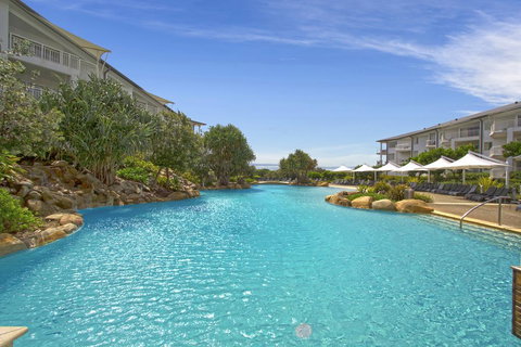 Resort On The Beach With Ocean Glimpses 5214-15 - e-Seniors 2