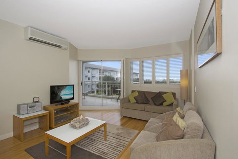 Resort On The Beach With Ocean Glimpses 5214-15 - e-Seniors 1