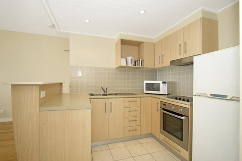 Resort On The Beach With Ocean Glimpses 5214-15 - e-Seniors 0