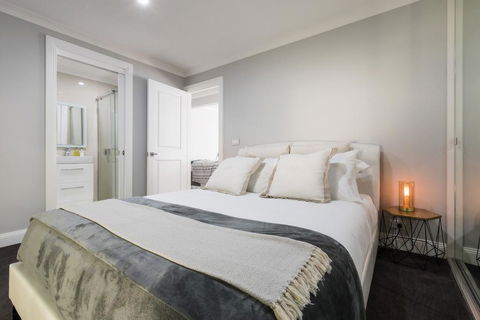 Rex's Yarra Valley House - e-Seniors 3