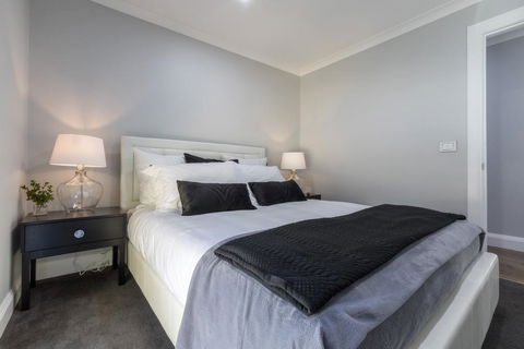 Rex's Yarra Valley House - e-Seniors 1