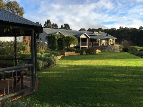 Rickaty On Blackwood - e-Seniors 0