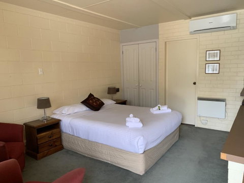 Robertson Country Motel - e-Seniors 1
