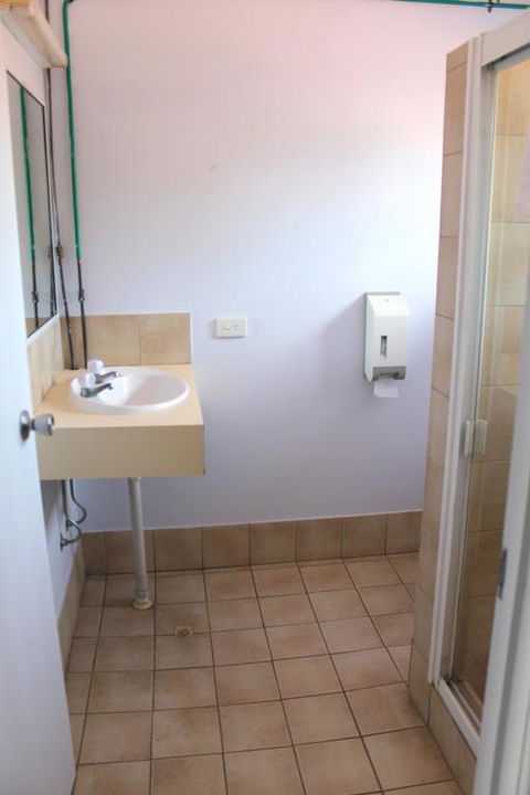Rocky Glen Hotel Motel Gladstone - e-Seniors 3