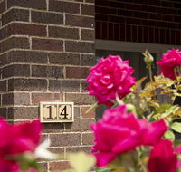 Rose Cottage - Charming Double Brick - Near Cook Park  CBD - e-Seniors