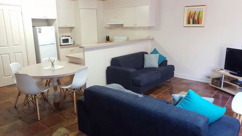 Roshnier Apartment - e-Seniors 2