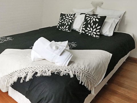 Rye 2 Secret Dream Location FREE WiFi Netflix Wine - e-Seniors 1