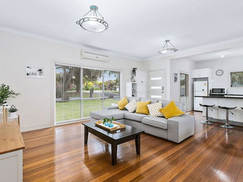 Rye Beach Holiday Home - e-Seniors 1