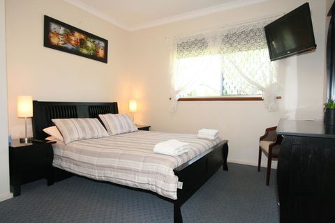 Safety Bay Guest House - e-Seniors 1
