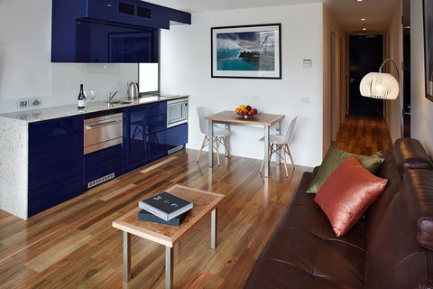 Salamanca Wharf Hotel - e-Seniors 1
