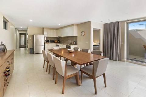 Salt 13 Luxury Apartment - e-Seniors 1