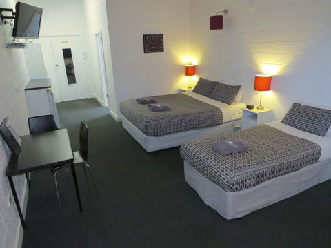 San Remo Hotel Motel - e-Seniors 1