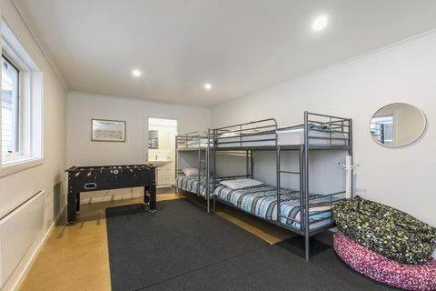 Santorini - Lorne - e-Seniors 3