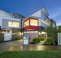 Sea View Luxury Beachfront - e-Seniors