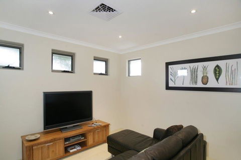 Seal 4 Bedroom House By Shoalwater Executive Homes - e-Seniors 2