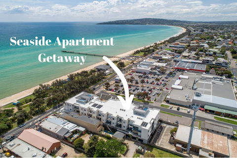 Seaside Apartment Getaway - e-Seniors 0