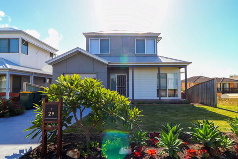 Seaside Escape - e-Seniors 1