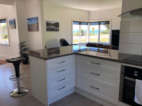 Seaside Retreat - e-Seniors 3