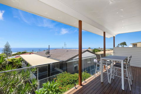 Seaview Beach House By Corporate Boardies - e-Seniors 1
