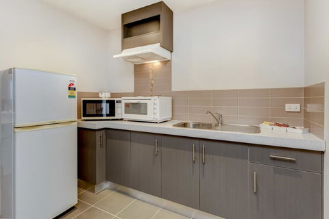 Seymours On Lydiard - e-Seniors 3